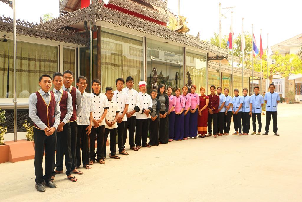 Mandalay White House Hotel Екстериор снимка